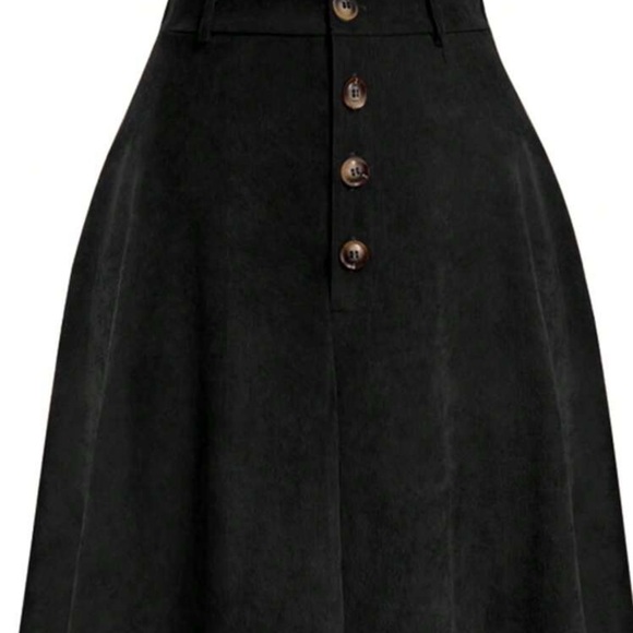 Plus size button through skirt - Picture 15 of 15